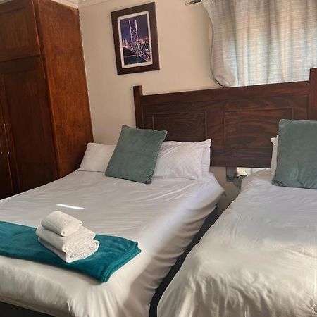 Hotel Travetel Or Tambo Airport Kempton Park Exterior foto